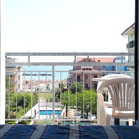 Hotel Bahamas Lido Di Savio Exterior foto